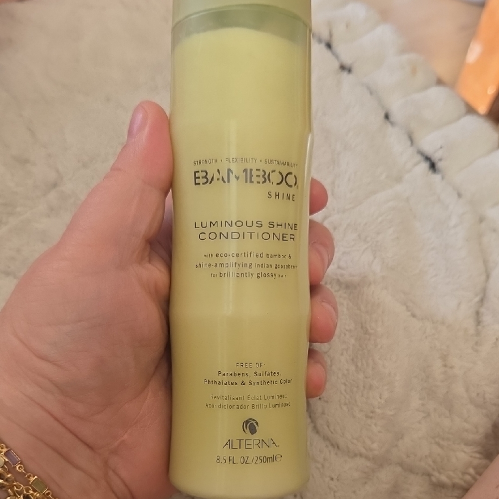 Alterna Bamboo Shine Luminous Shine Conditioner - Light Green
